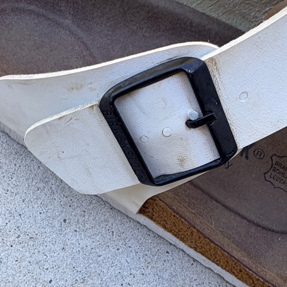 Birkenstock White Thong Sandals with Brown Footbed - Picture 10 of 10